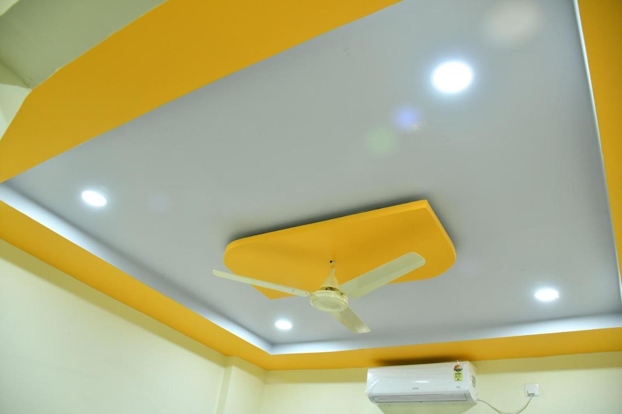 Hotel Kalika Residency Akalkot Buitenkant foto