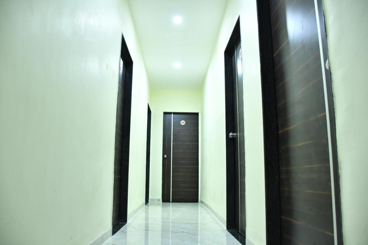 Hotel Kalika Residency Akalkot Buitenkant foto