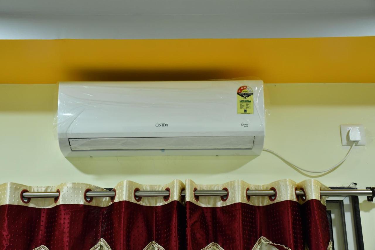 Hotel Kalika Residency Akalkot Buitenkant foto