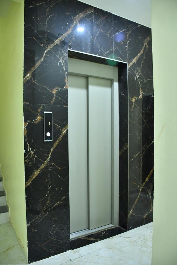 Hotel Kalika Residency Akalkot Buitenkant foto