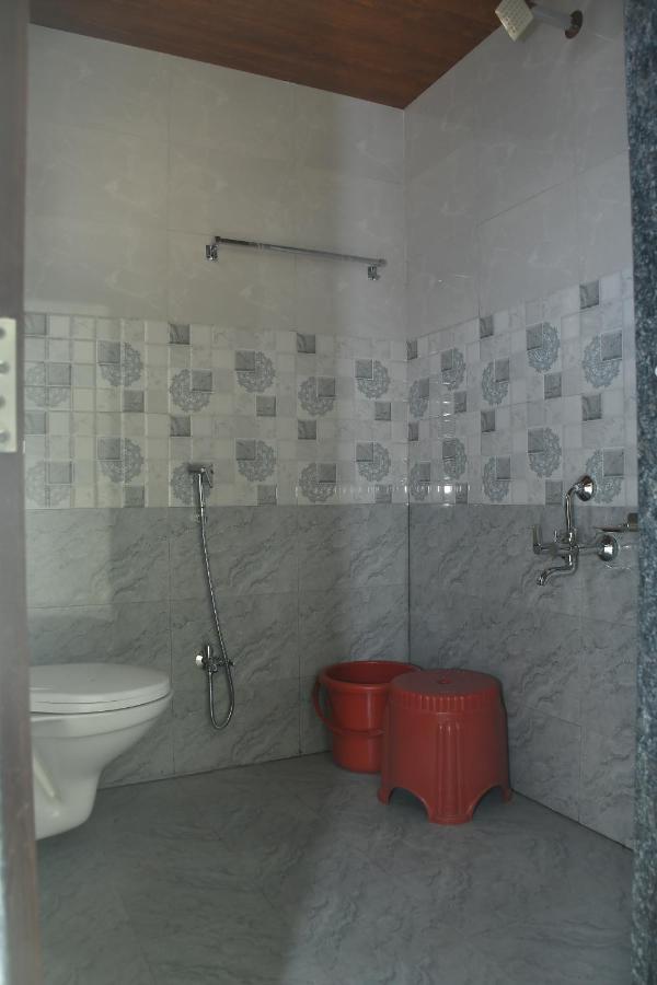 Hotel Kalika Residency Akalkot Buitenkant foto