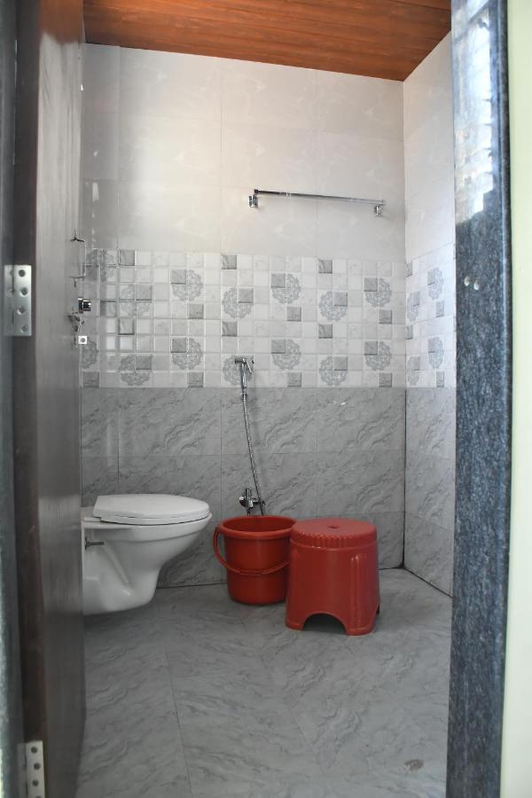Hotel Kalika Residency Akalkot Buitenkant foto