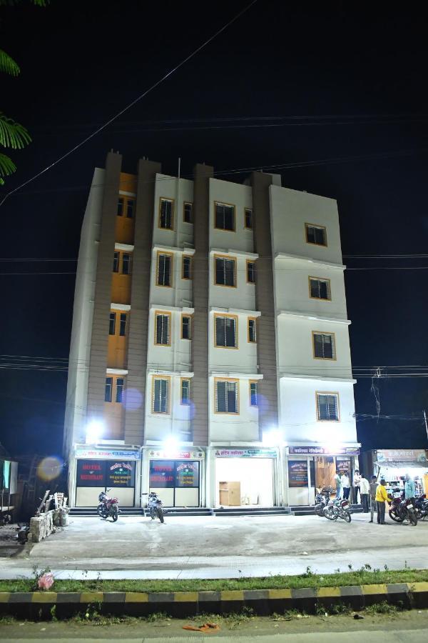 Hotel Kalika Residency Akalkot Buitenkant foto